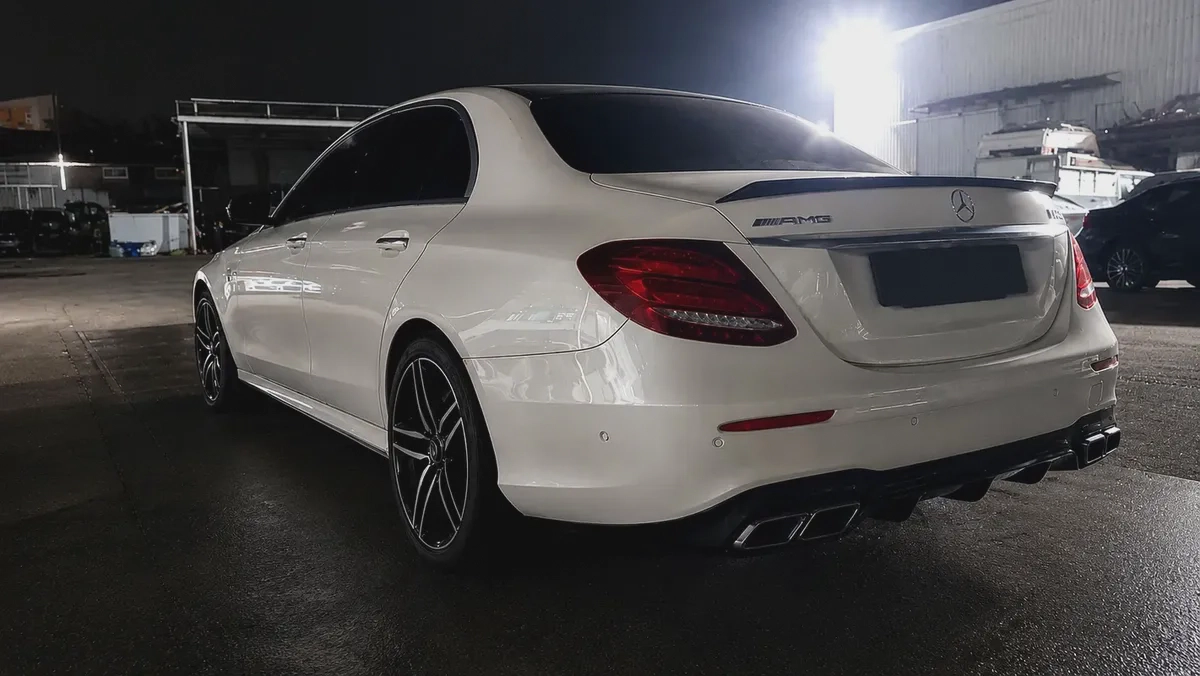 MERCEDES BENZ E63 AMG-2-2