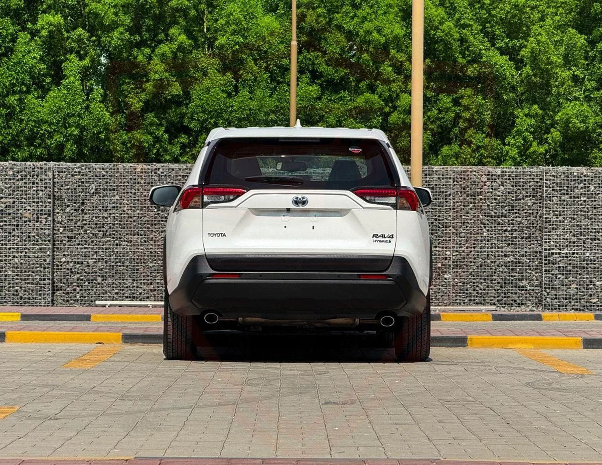 Toyota RAV4 LE HEV Toyota Rav4 Hybrid | 2.5 L | 2019 | GCC | Accident-Free | In Excellent Condition | 1320 P.M-5-0
