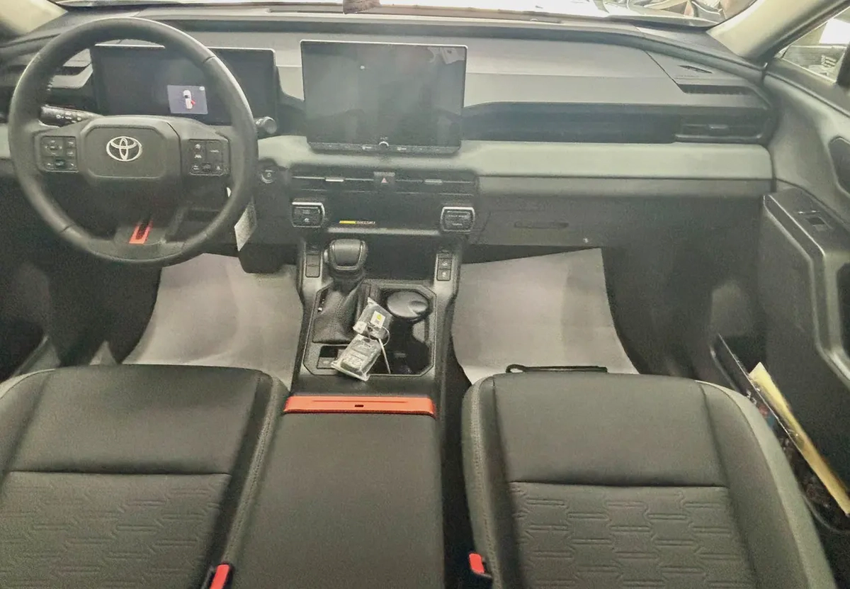 Brand New 2026 Toyota RAV4 Adventure | GCC Specs | Zero KM-6-6