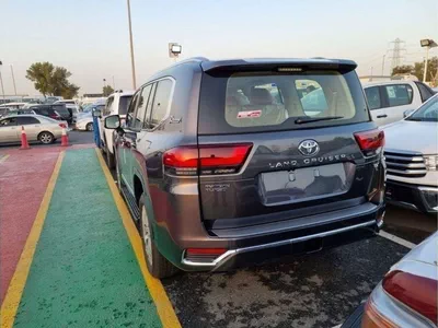Toyota Land Cruiser VXR Vx 3.3 deisel-4