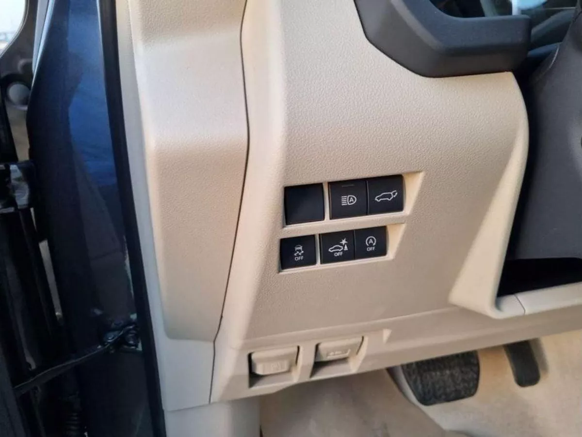 Toyota Land Cruiser VXR Vx 3.3 deisel-9-0