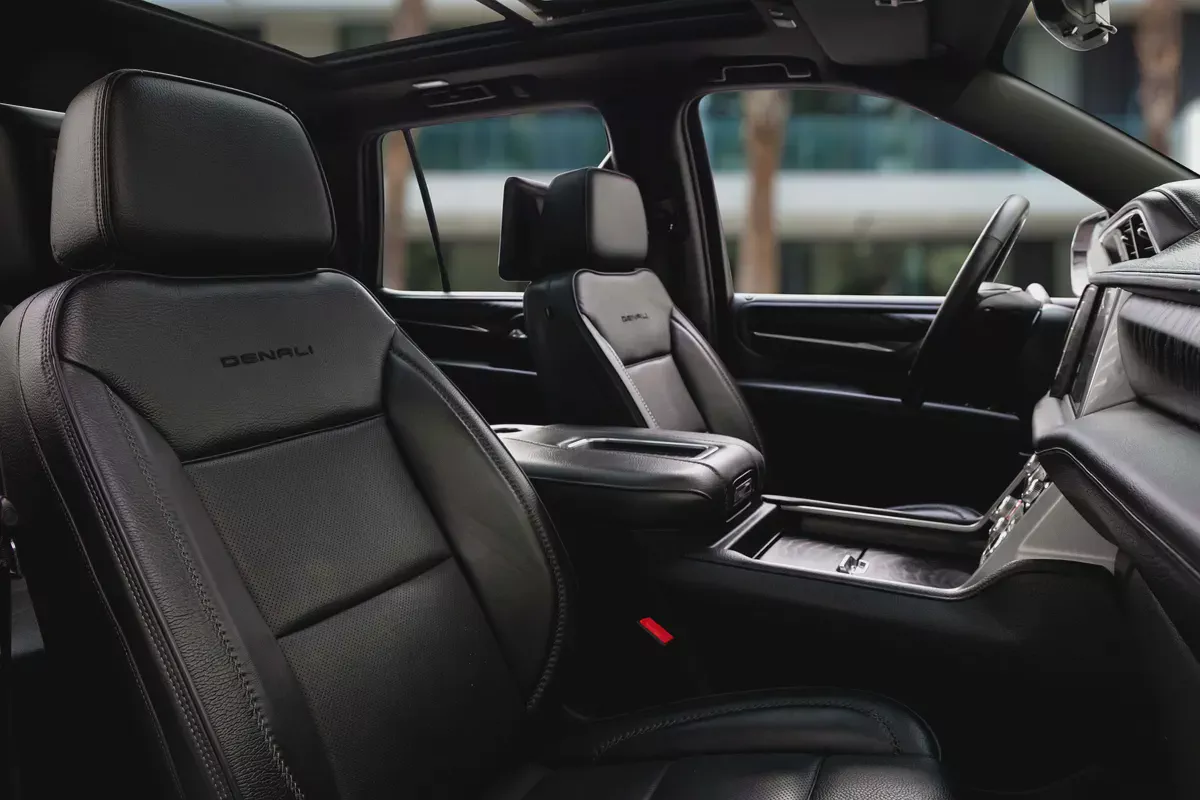 3,330 P.M | Yukon Denali | 0% Downpayment | IMPECCABLE!-10-10