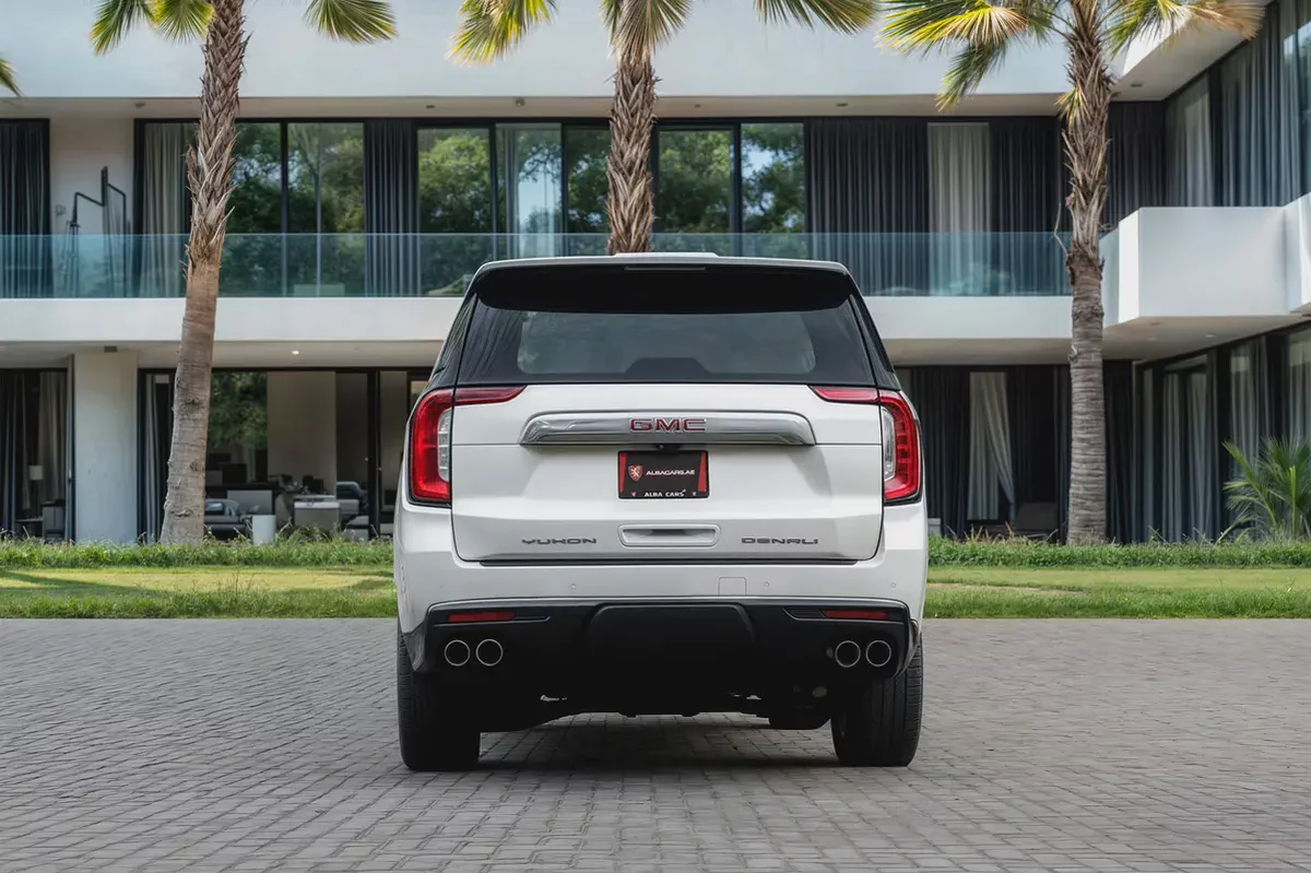 3,330 P.M | Yukon Denali | 0% Downpayment | IMPECCABLE!-4-4