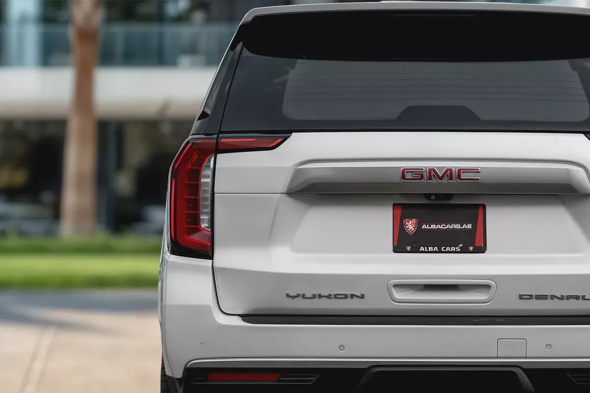 3,330 P.M | Yukon Denali | 0% Downpayment | IMPECCABLE!-5-5