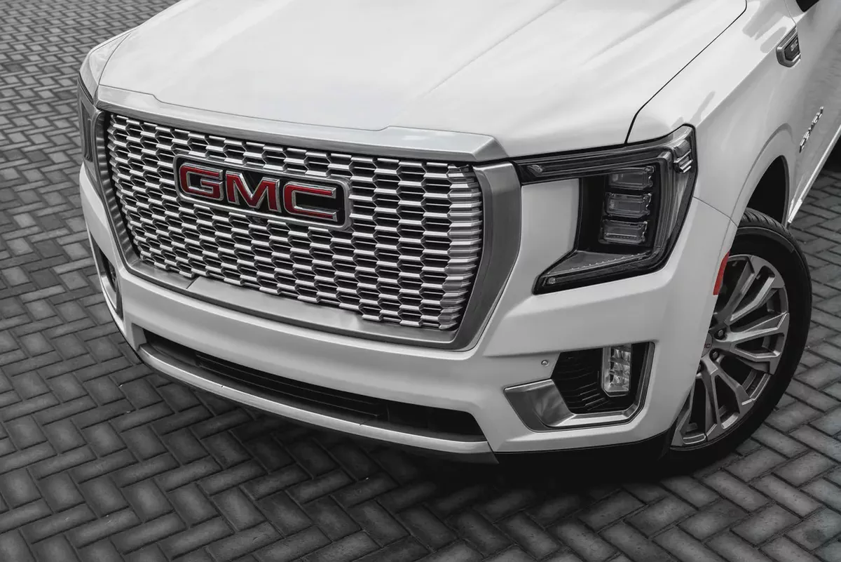 3,330 P.M | Yukon Denali | 0% Downpayment | IMPECCABLE!-6-6