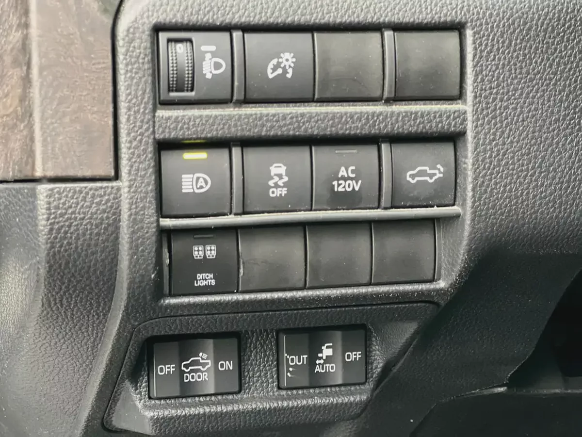 TOYOTA TACOMA MODEL 2024 LIMITED FULL OPTION-10-10