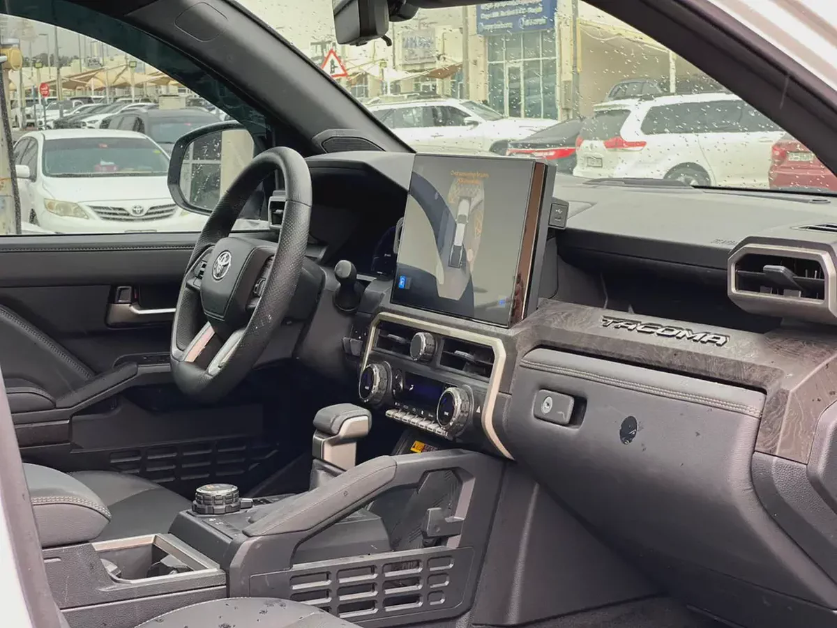 TOYOTA TACOMA MODEL 2024 LIMITED FULL OPTION-13-13
