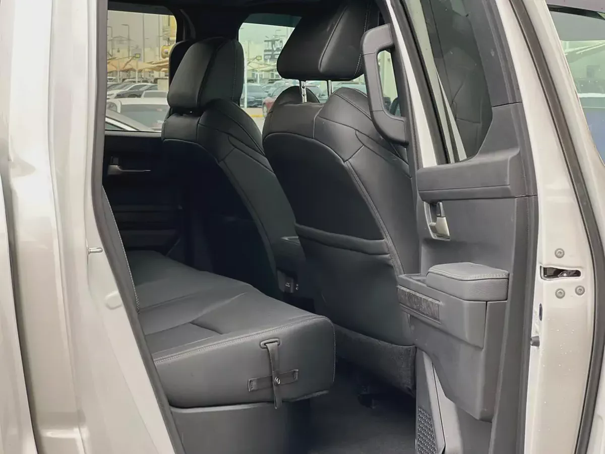 TOYOTA TACOMA MODEL 2024 LIMITED FULL OPTION-8-8