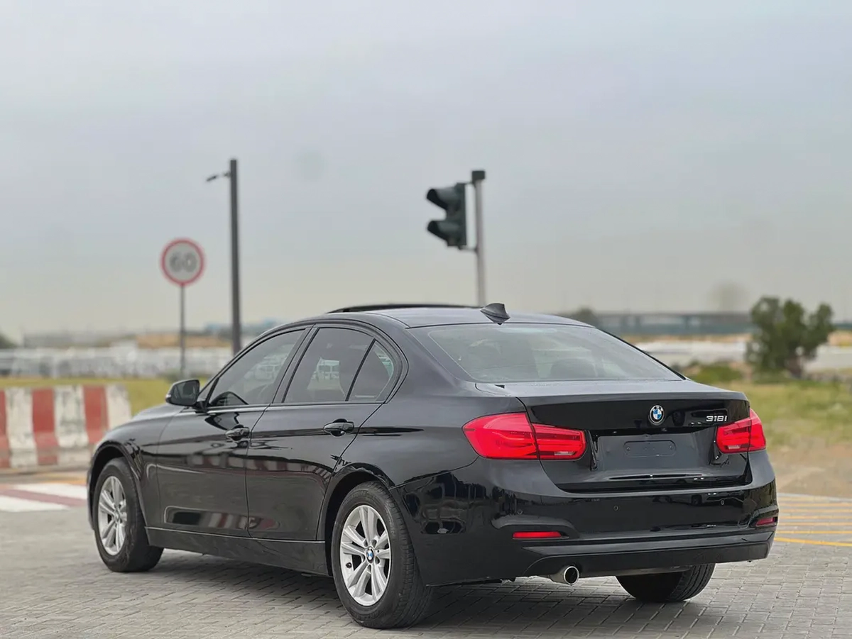 BMW 3-Series 318ci 2018 GCC Specs - Excellent Condition-5-5