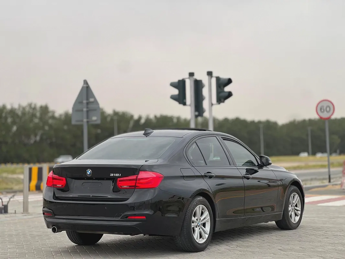 BMW 3-Series 318ci 2018 GCC Specs - Excellent Condition-6-6