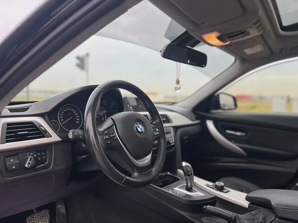 BMW 3-Series 318ci 2018 GCC Specs - Excellent Condition