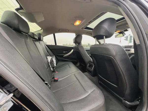 BMW 3-Series 318ci 2018 GCC Specs - Excellent Condition