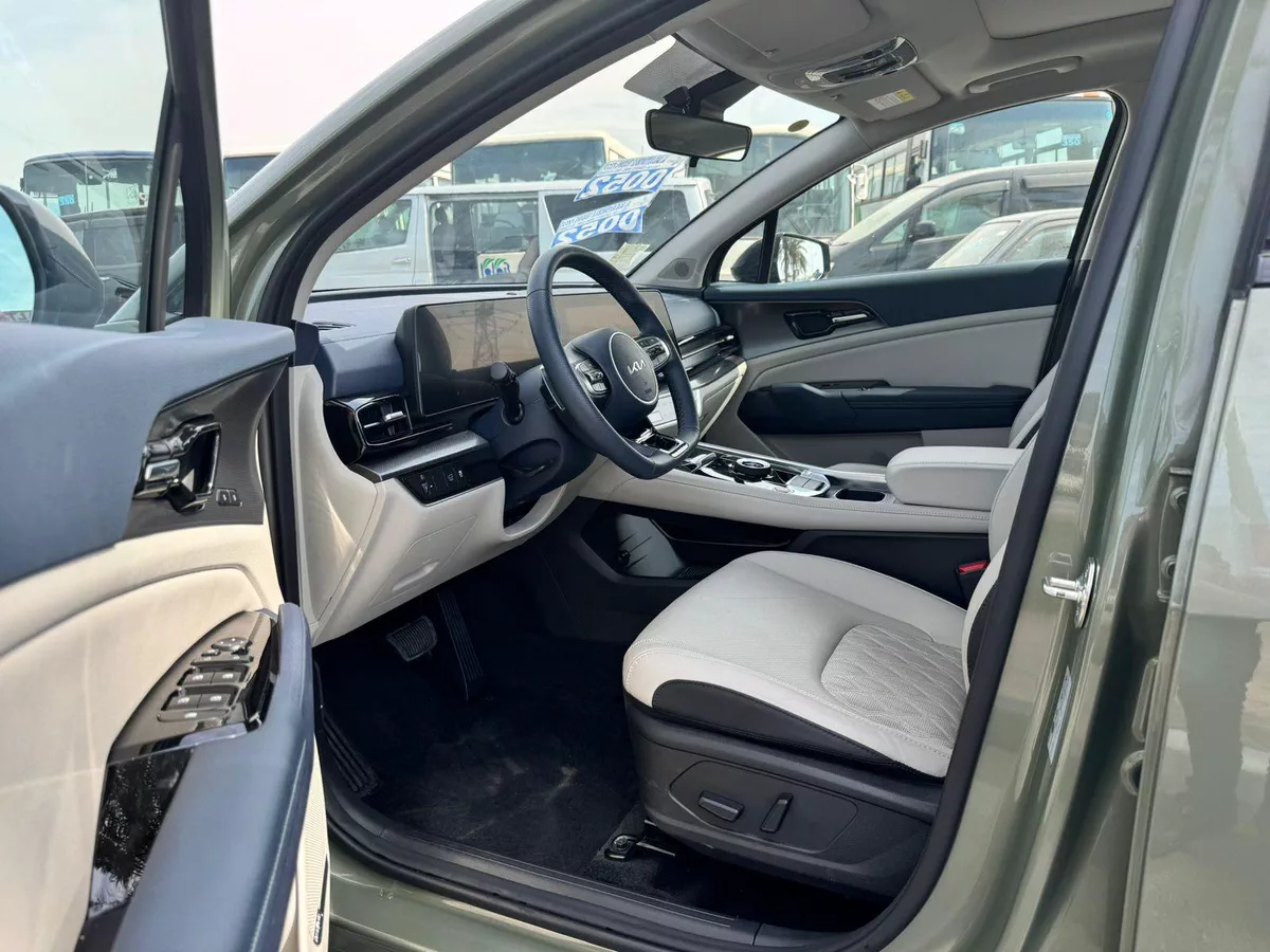 New 2026 Kia Sportage in Green-3-3