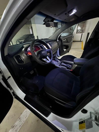 Kia Sportage 2015 EX very good condiiton-2