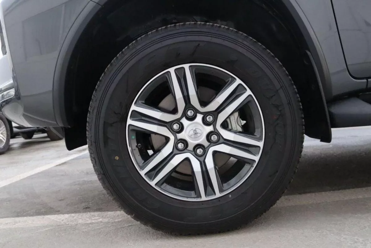 Toyota Fortuner VX2 FORTUNER  4.0L V6 PETROL-12-0