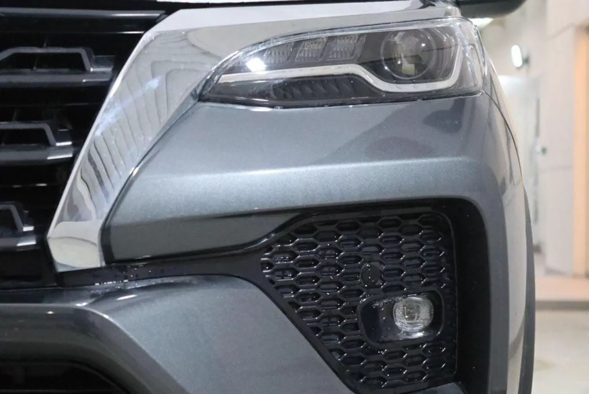 Toyota Fortuner VX2 FORTUNER  4.0L V6 PETROL-16-0
