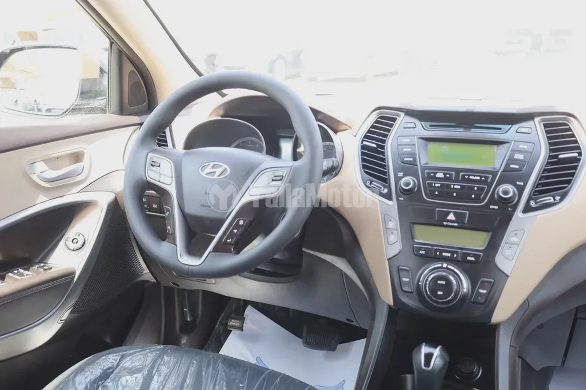 Used Hyundai Santa Fe 3.5L Mid AWD 2015-2-2