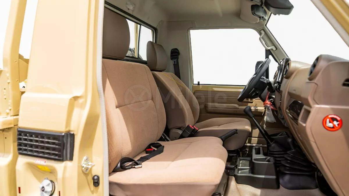 Toyota Land Cruiser Pickup 70 LC79 LX Toyota Land Cruiser 79 SC | 2-YEAR WARRANTY + SERVICE AVAILABLE | IN-HOUSE FINANCING | 0% DO-16-0