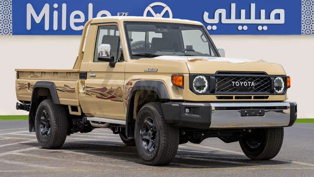 Toyota Land Cruiser Pickup 70 LC79 LX Toyota Land Cruiser 79 SC | 2-YEAR WARRANTY + SERVICE AVAILABLE | IN-HOUSE FINANCING | 0% DO