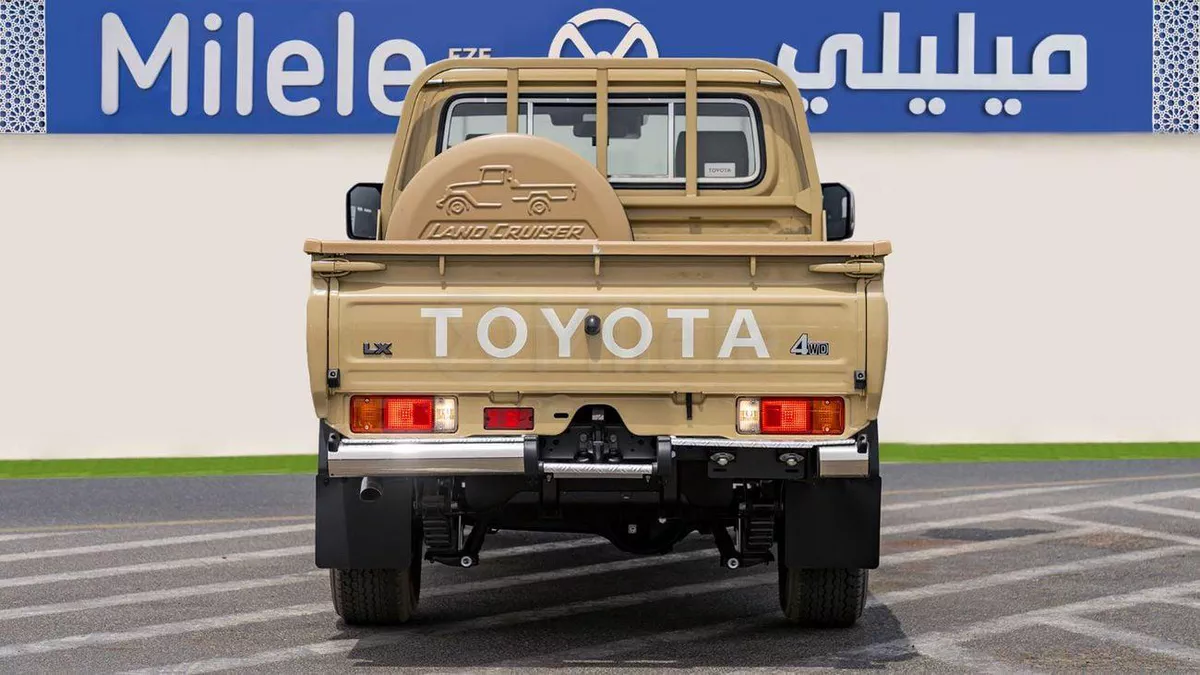 Toyota Land Cruiser Pickup 70 LC79 LX Toyota Land Cruiser 79 SC | 2-YEAR WARRANTY + SERVICE AVAILABLE | IN-HOUSE FINANCING | 0% DO-6-0