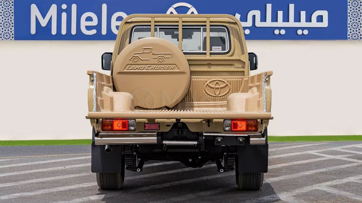 Toyota Land Cruiser Pickup 70 LC79 LX Toyota Land Cruiser 79 SC | 2-YEAR WARRANTY + SERVICE AVAILABLE | IN-HOUSE FINANCING | 0% DO-8-0