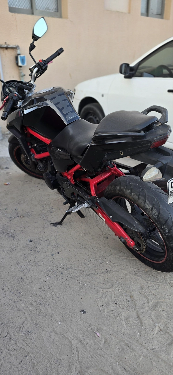 CF Moto 650NK