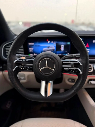 Mercedes-Benz GLS 450-11