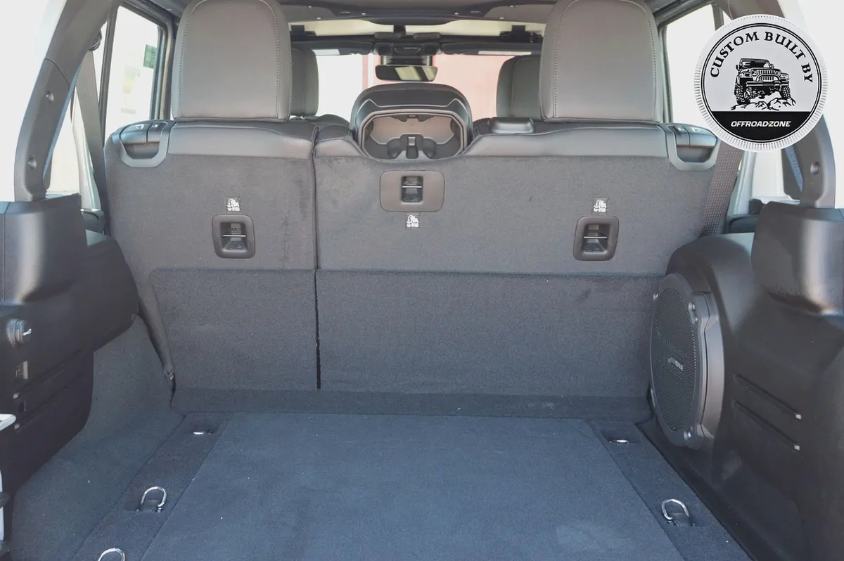 BRAND NEW | DEALER 5 YRS WTY 3 YRS SP | 2026 JEEP WRANGLER 4DR SAHARA BLACK (2.0L)-7-7