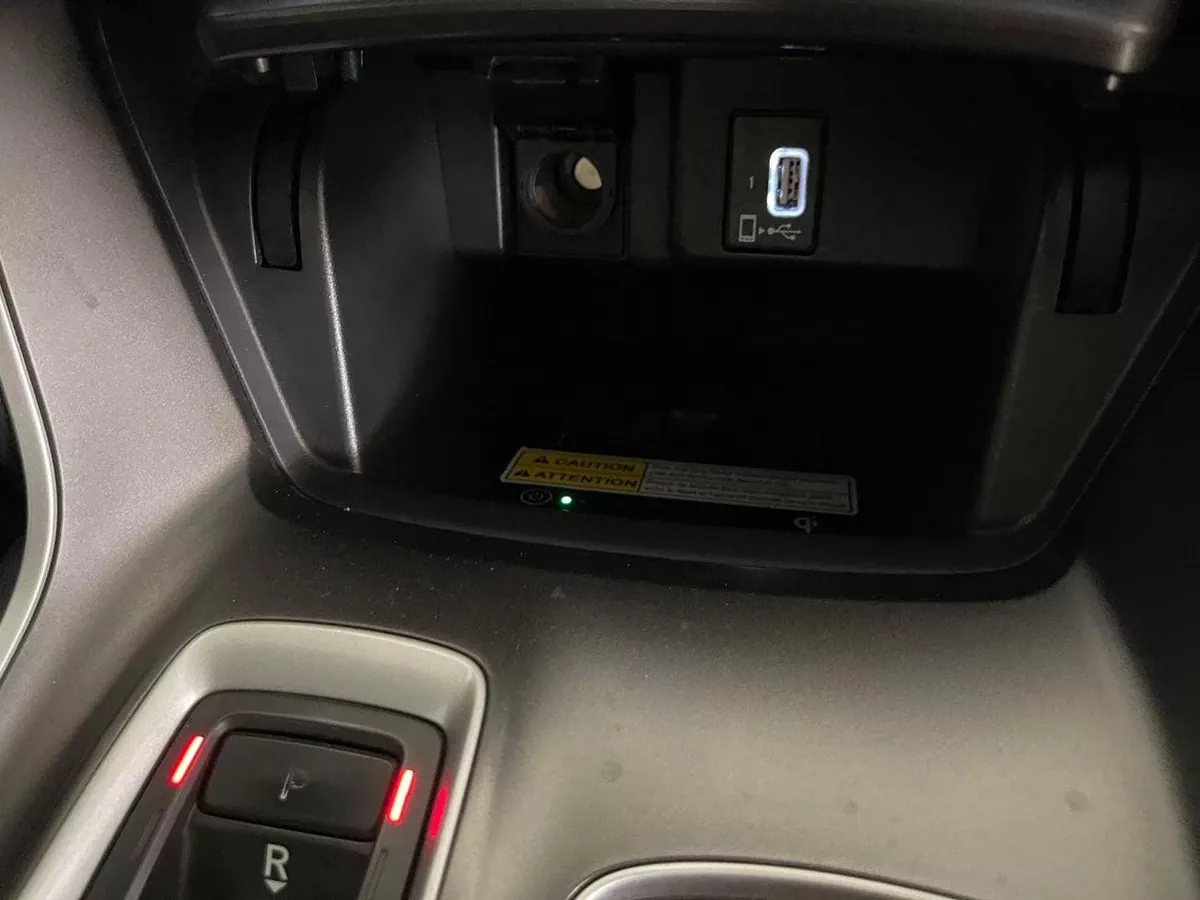 Honda Accord 2.0l hybrid touring Hybrid Touring-9-0