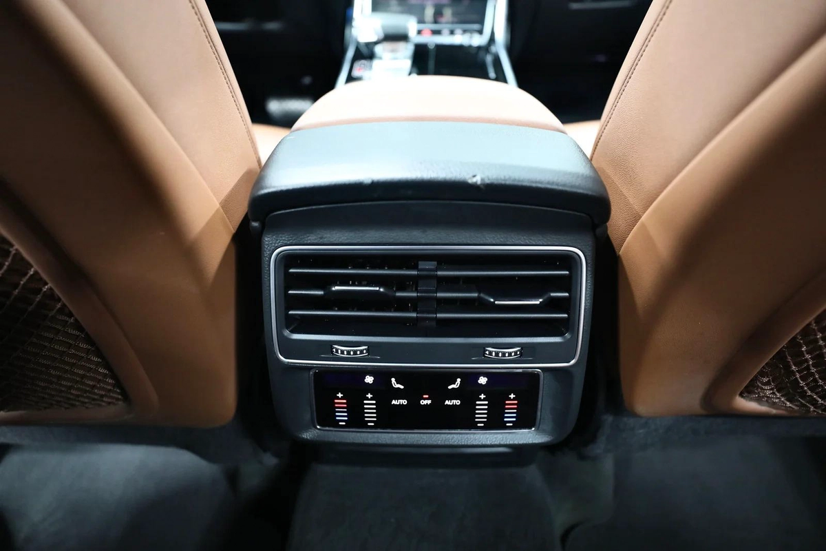 GCC | Audi Q8 55 TFSI quattro | 3,250 AED monthly | Registration-15-15