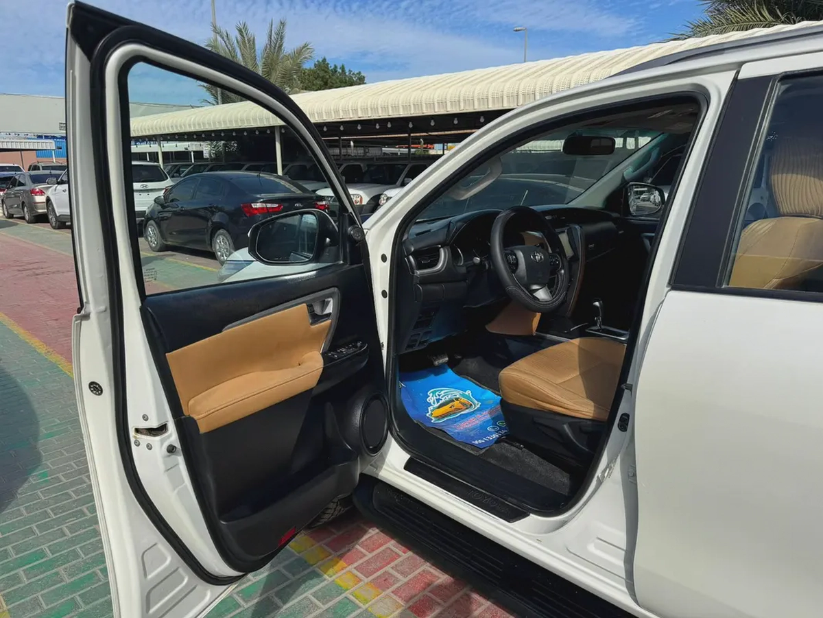 TOYOTA FORTUNER V6-6-6