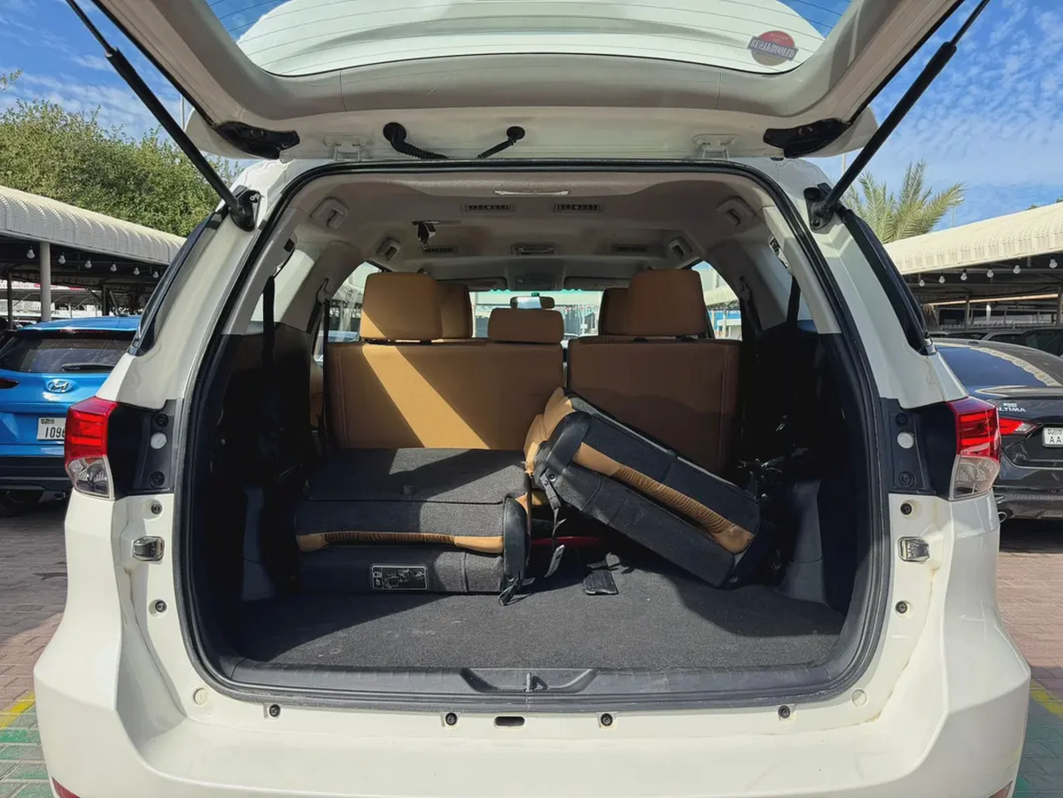 TOYOTA FORTUNER V6-8-8