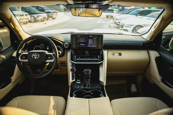 Toyota Land Cruiser EXR 4.0L V6 Agency Warranty Full Service History GCC