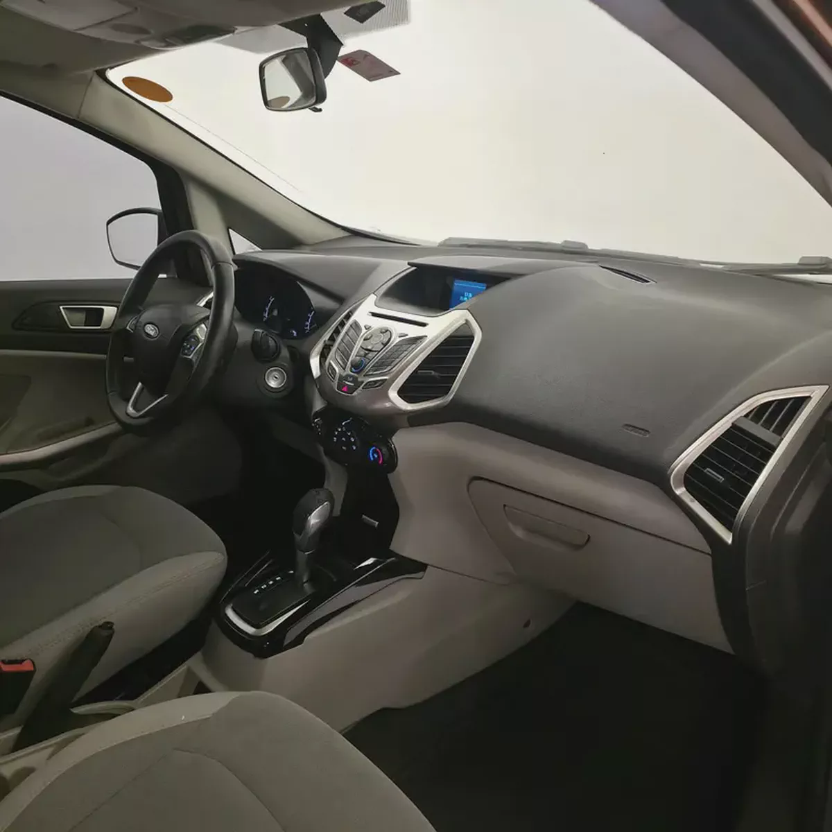 AED 439 PM | FORD ECOSPORT TREND 2017 | WELL MAINTAINED | 1 YEAR WARRANTY | GCC-8-8