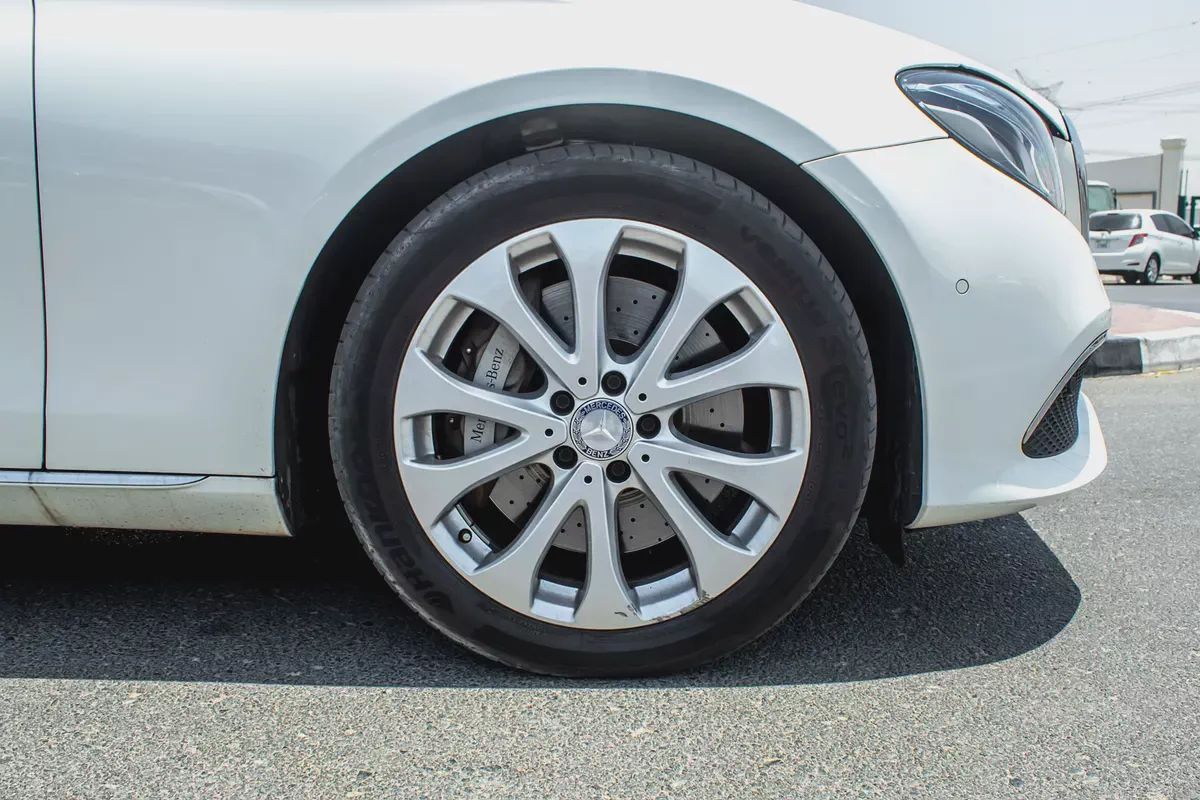 2017 - E400 - IMMACULATE CONDITION - ONLY 16,000 KM DONE-8-8