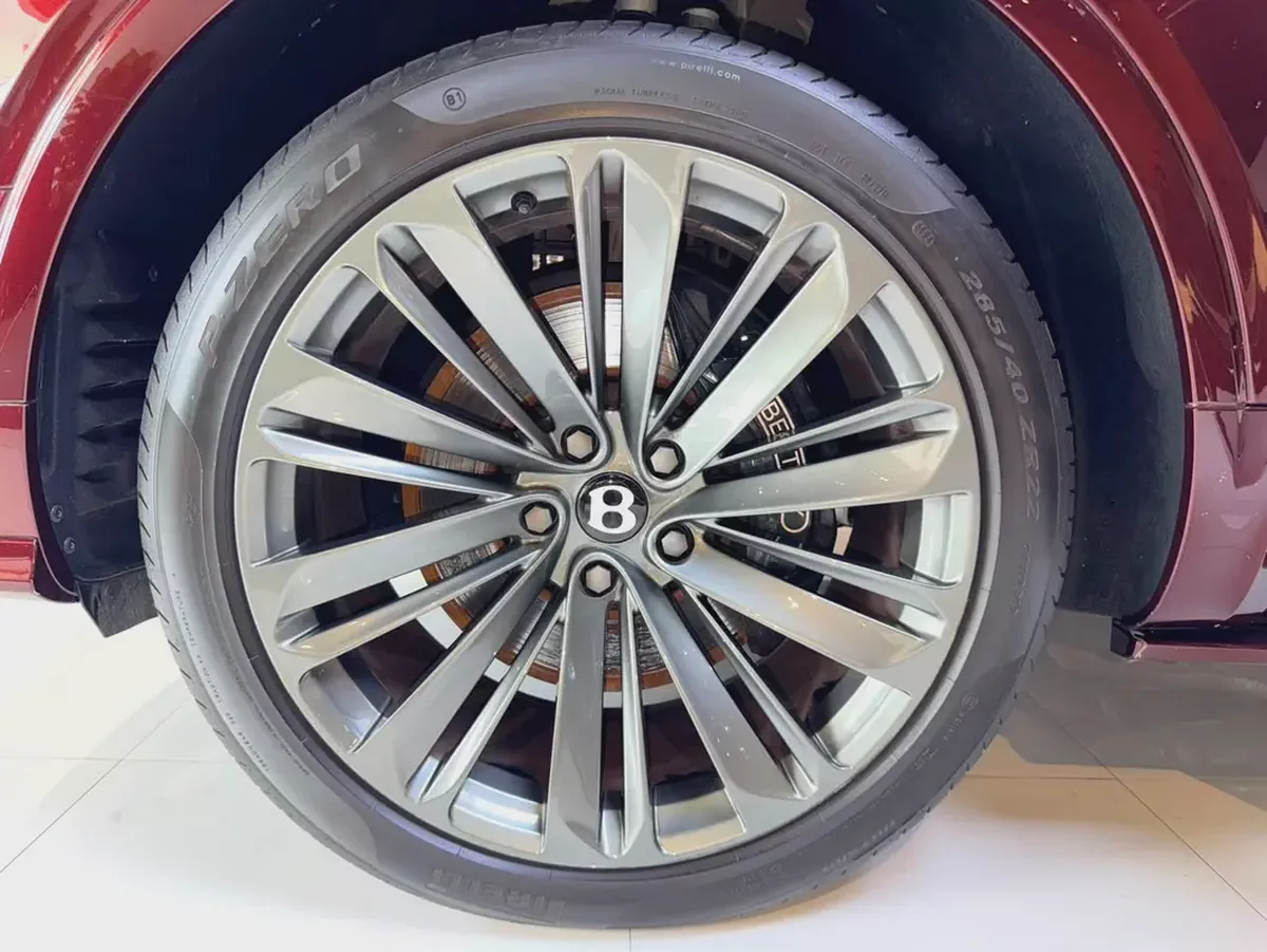 Bentley Bentayga W12 Speed / 2021 / GCC Specs / Warranty  Service until July 2027-4-4