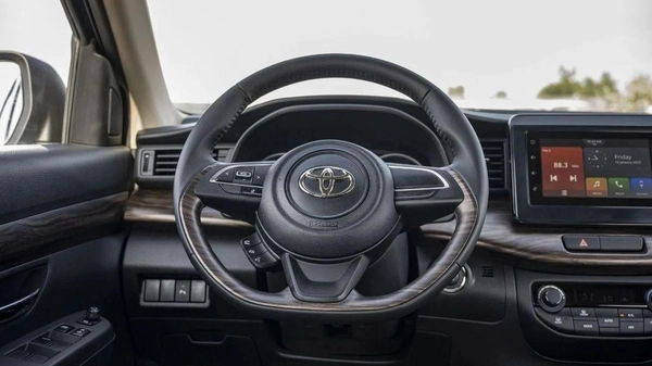 Toyota Rumion E:\NEW CAR MIX\(LHD) TOYOTA RUMION 1.5P AT MY2023 – BLUE