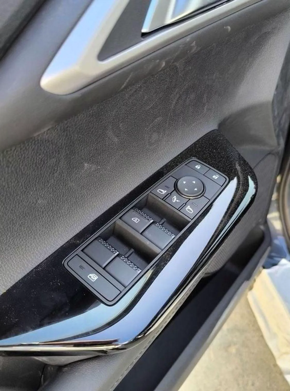 Mitsubishi Xforce H LINE Mitsubishi XFORCE H-LINE 1.5L SUV FWD 5Doors-13-0