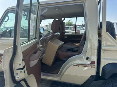 Toyota Land Cruiser Pick Up-10