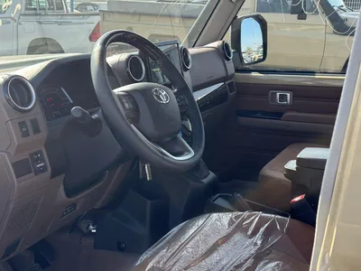 Toyota Land Cruiser Pick Up-6