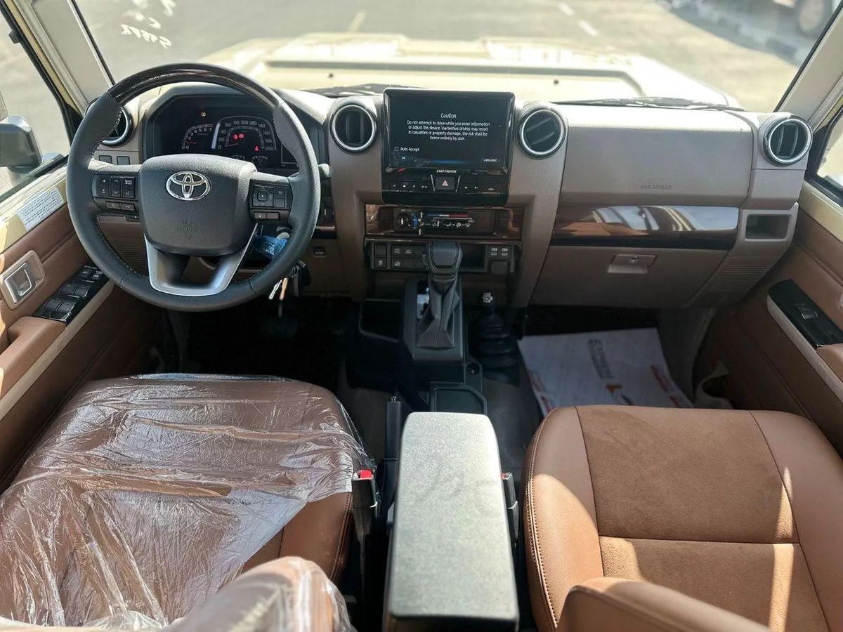 Toyota Land Cruiser Pick Up-3-0