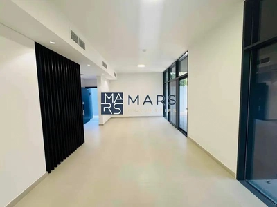 Brand new 4 bedroom corner unit with majlis in Robinia for rent just 195k-18