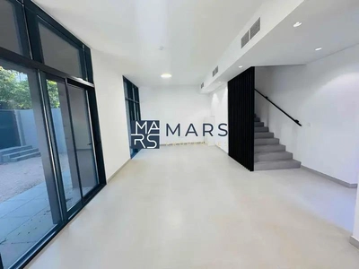 Brand new 4 bedroom corner unit with majlis in Robinia for rent just 195k-19