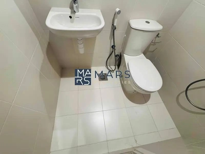 Brand new 4 bedroom corner unit with majlis in Robinia for rent just 195k-21