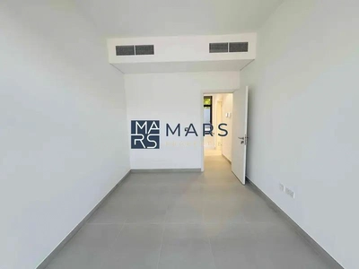 Brand new 4 bedroom corner unit with majlis in Robinia for rent just 195k-26