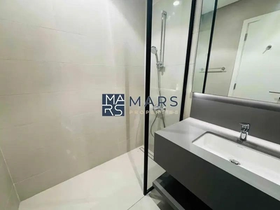 Brand new 4 bedroom corner unit with majlis in Robinia for rent just 195k-27
