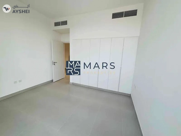 Brand new 4 bedroom corner unit with majlis in Robinia for rent just 195k