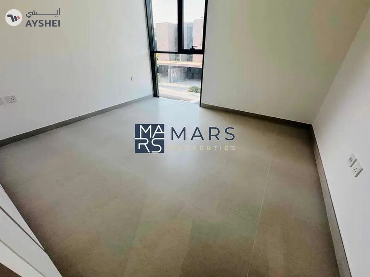 Brand new 4 bedroom corner unit with majlis in Robinia for rent just 195k-10-10