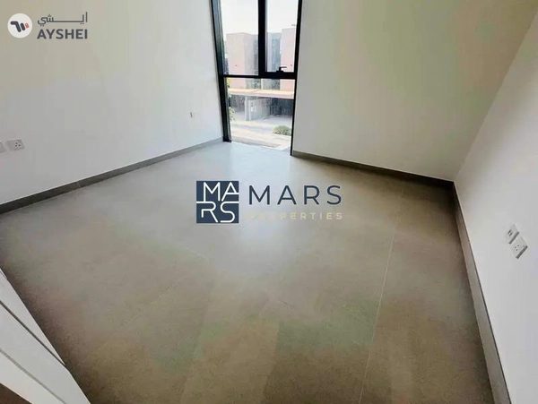 Brand new 4 bedroom corner unit with majlis in Robinia for rent just 195k
