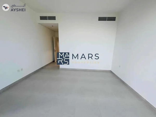 Brand new 4 bedroom corner unit with majlis in Robinia for rent just 195k
